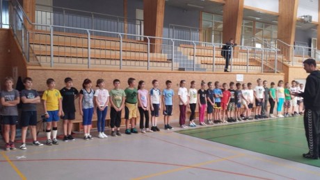 Inčukalna sporta kompleksā notiek mini handbola seminārs